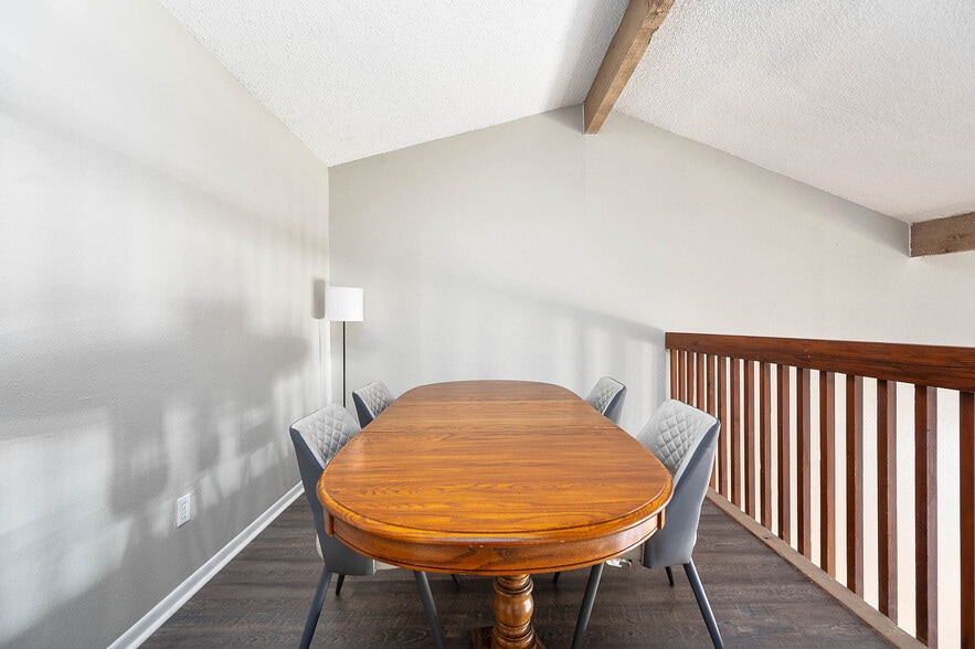 Loft - 200 Pecan Dr