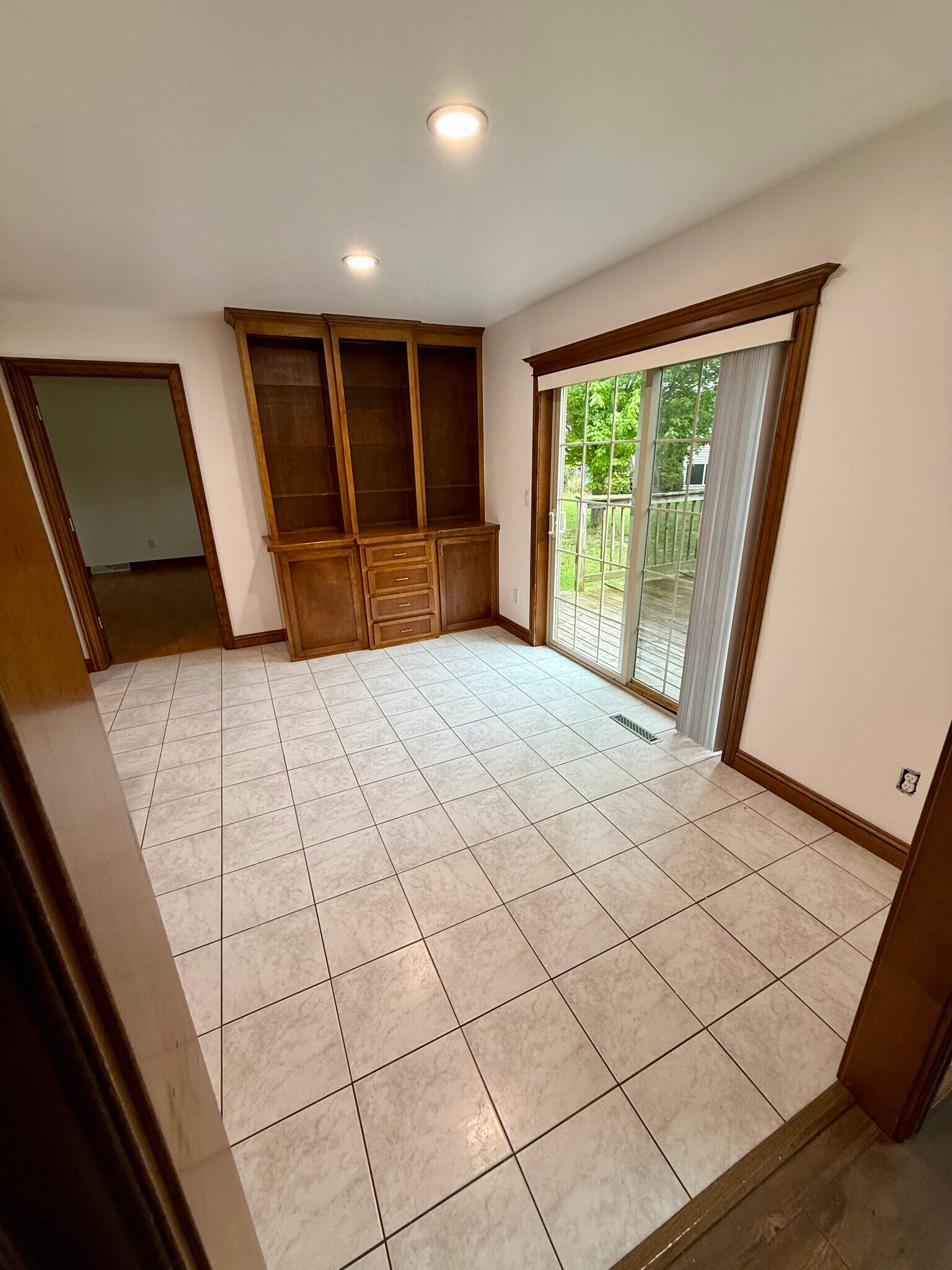 Building Photo - 707 Edge Point Ct