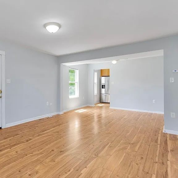 Building Photo - 8221 Tomlinson Ct