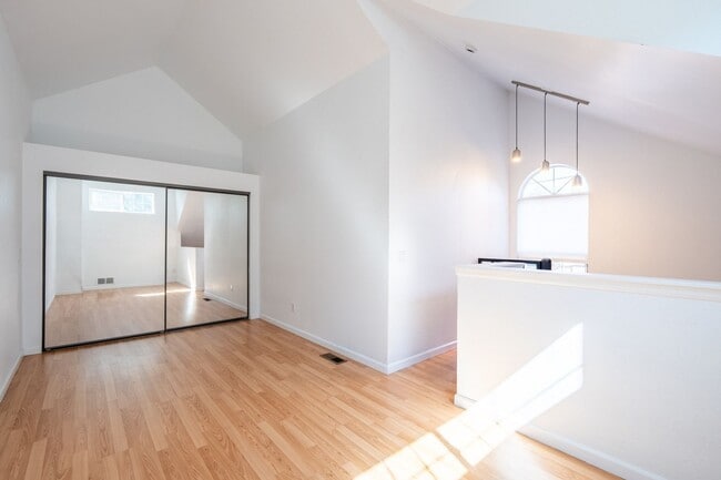 Building Photo - 4943 S Carson St