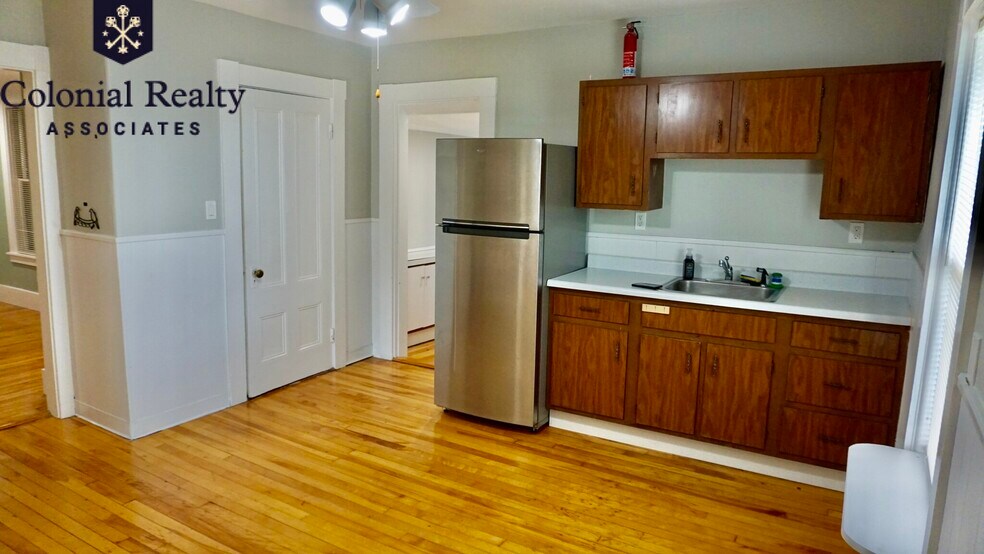 Building Photo - 153 Palfrey St