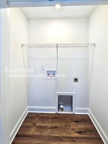 Building Photo - 112 W 21st Ave