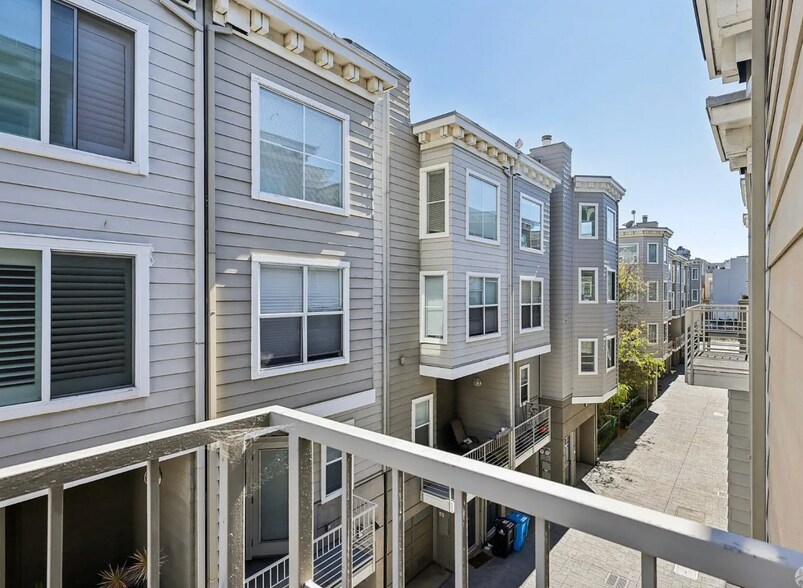 Building Photo - 28 Jennifer Pl