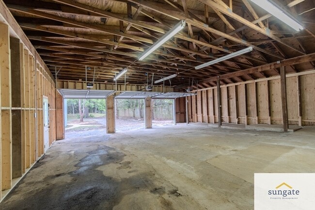 Building Photo - 11319 Harding Rd