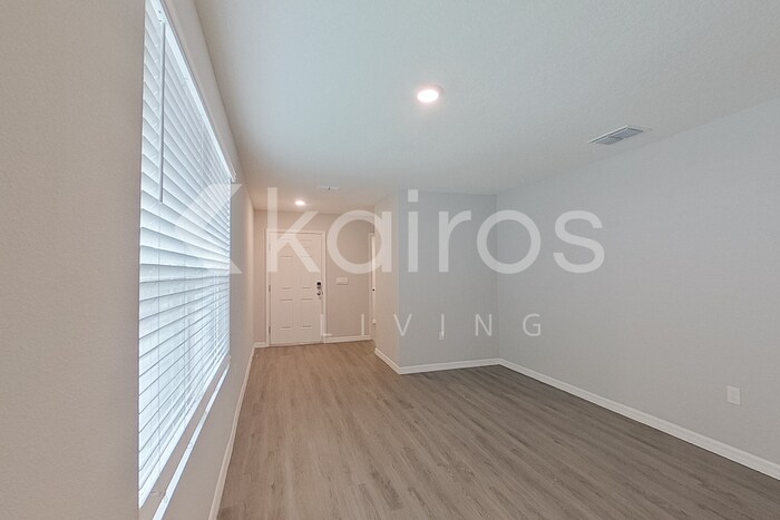Building Photo - 8585 SW 44th Ct