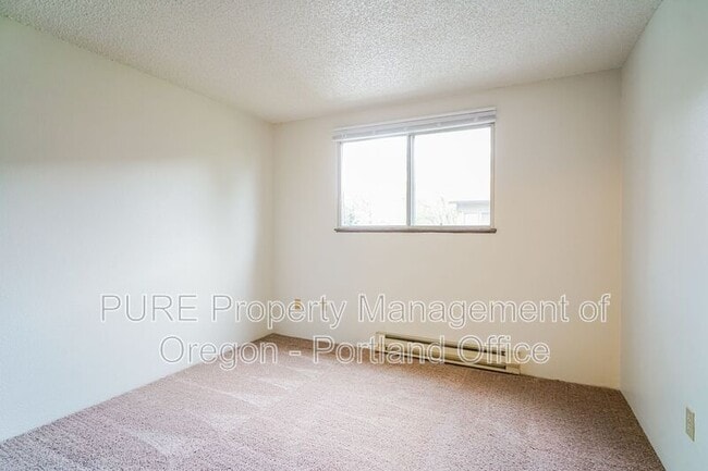 Building Photo - 14140 NE Sandy Blvd