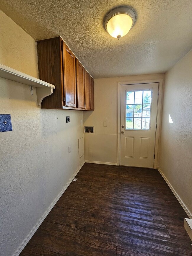 Building Photo - (2) Bed/(1) Bath in Core Norman Avail NOW! Video Tour!