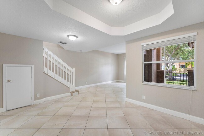 Building Photo - 2896 Hidden Hills Rd