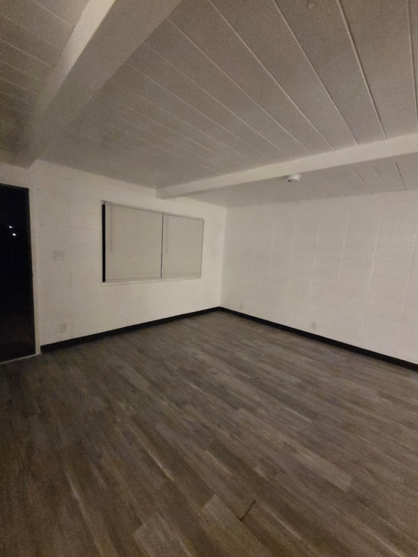 Building Photo - 11 E San Joaquin St