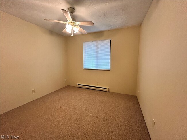 Building Photo - 200 Fernwood Rd