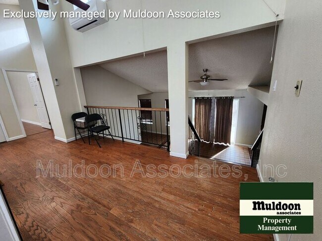 Building Photo - 654 S Bellflower Dr