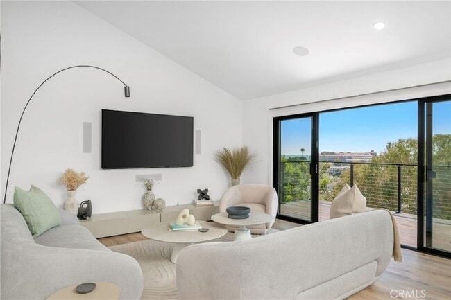 Building Photo - 34031 Mazo Dr