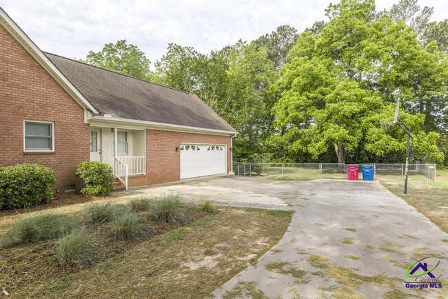 Building Photo - 127 Hudson Way