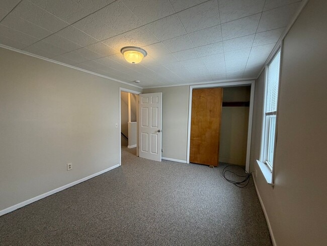 Building Photo - 27-29 Montgomery Ave