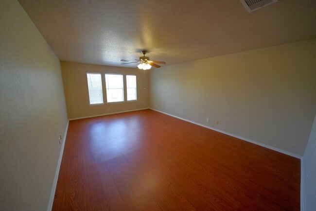 Building Photo - 2 Story Home Available in Cibolo! Realtor commission: $500