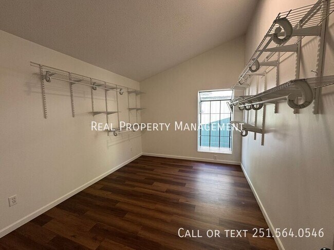 Building Photo - 265 Thrift St