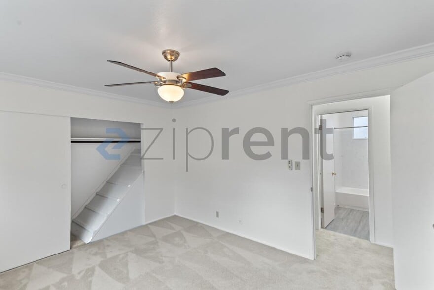 Building Photo - Unit A