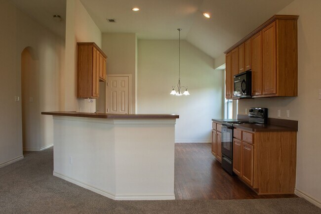 Building Photo - SUNDOWN RANCH-DENTON
