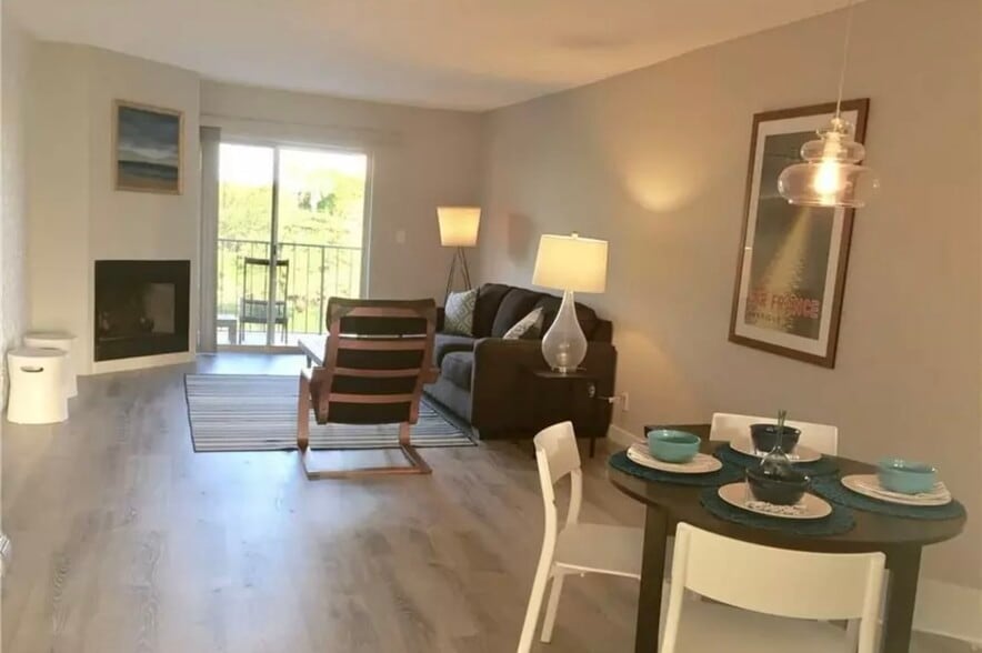 Building Photo - 1752 NW 3rd Ter