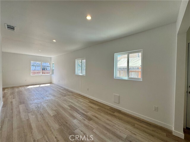 Building Photo - 13845 Moorpark St