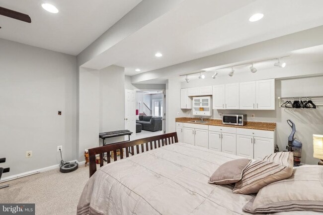 Building Photo - 4843 Montega Dr