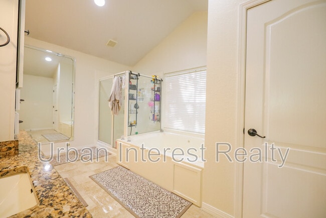 Building Photo - 505 Beach Dr