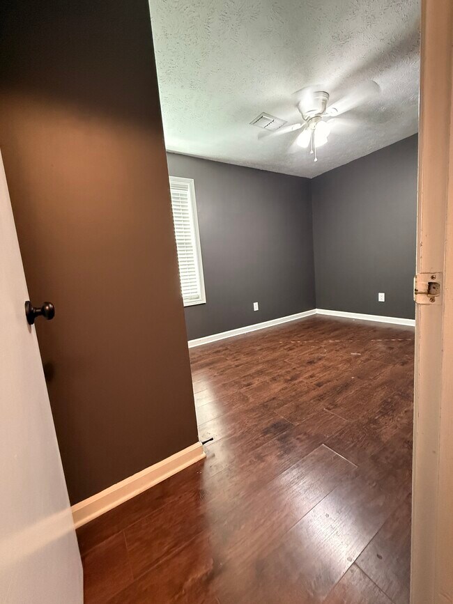 Building Photo - 5 Markwood Ln