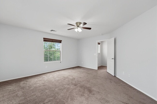 Building Photo - 2220 S Ponderosa Dr