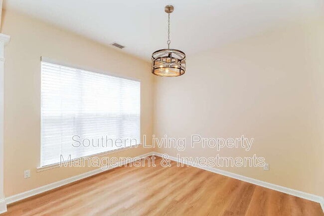 Building Photo - 8803 Ormeau Dr
