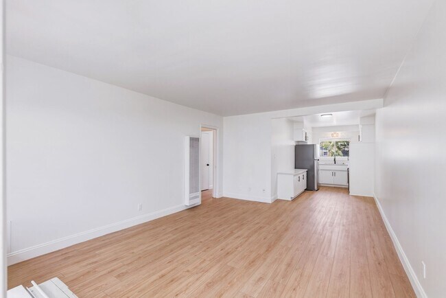 Building Photo - Montrose Residences