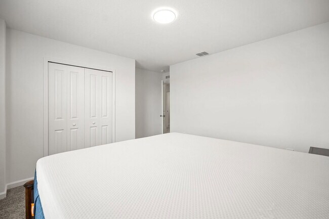 Building Photo - 4981 Worchester Dr