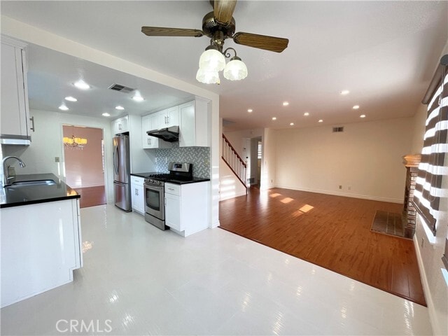 Building Photo - 440 Mockingbird Ln