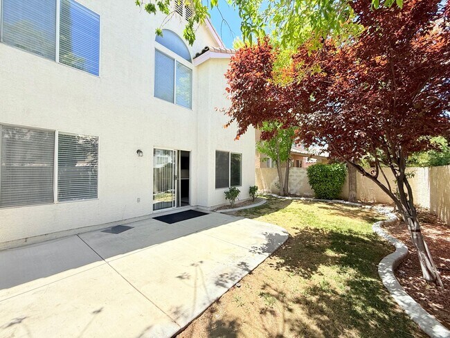 Building Photo - Highly desirable North Summerlin single-fa...