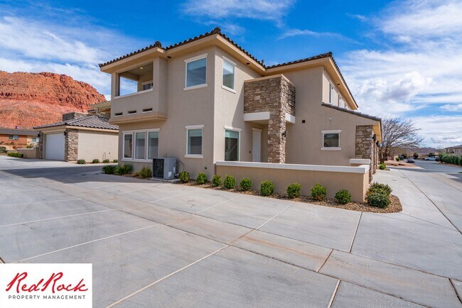 Building Photo - 3 Bedroom, 2.5 Bathroom Townhome in Ivins City