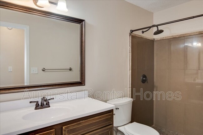 Building Photo - 141 Summerfield Cir