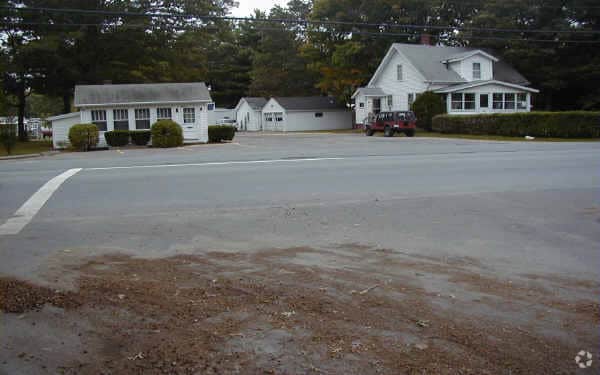 Building Photo - Hillcrest Retirement Community