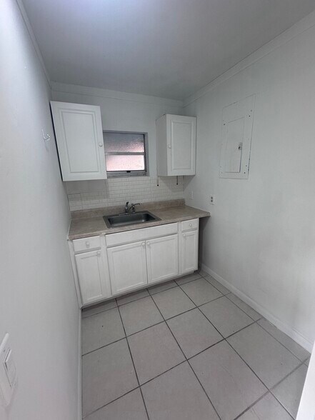 Building Photo - 1111 NE 204th Ter