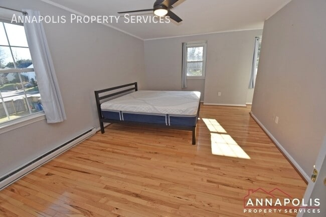 Building Photo - 1011 Hyde Park Dr