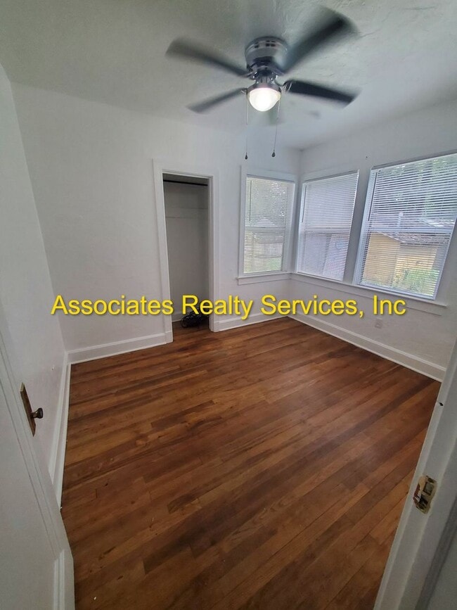 Building Photo - Newly listed!   Must see!  AVAILABLE NOW!