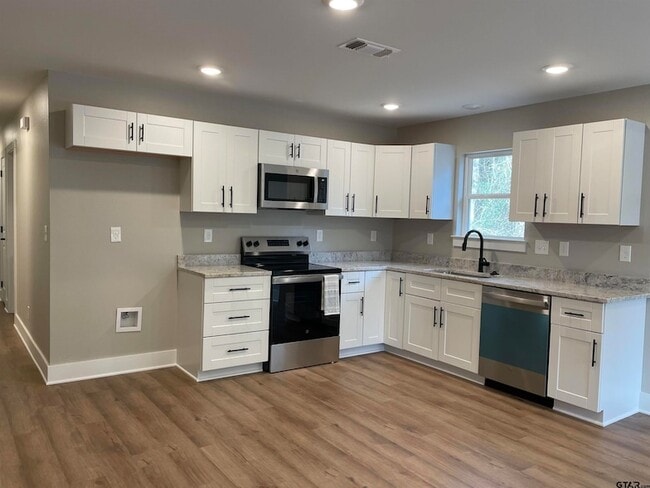 Building Photo - 518 Post Oak Dr