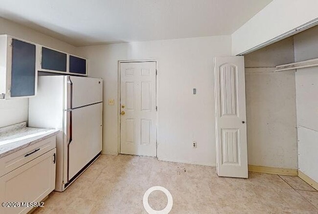 Building Photo - 4402 E Pima St