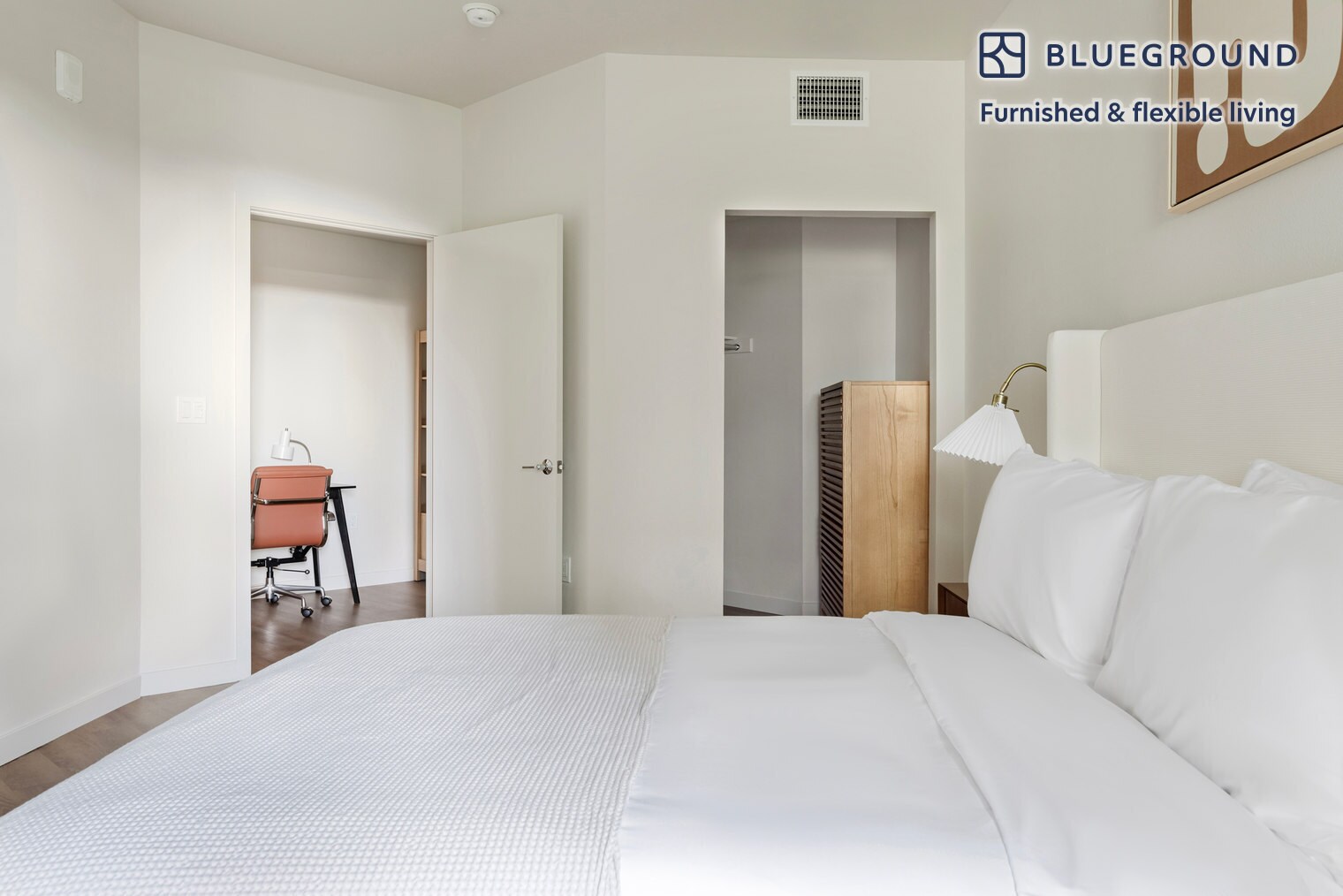 Building Photo - 2333 Calle Del Mundo