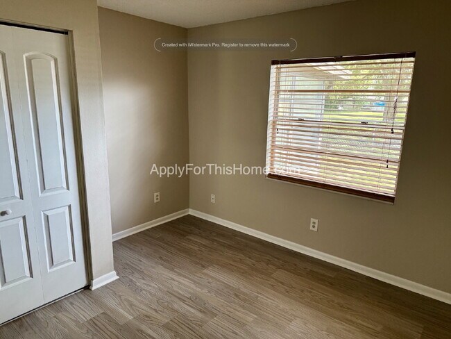 Building Photo - Single Family Home
