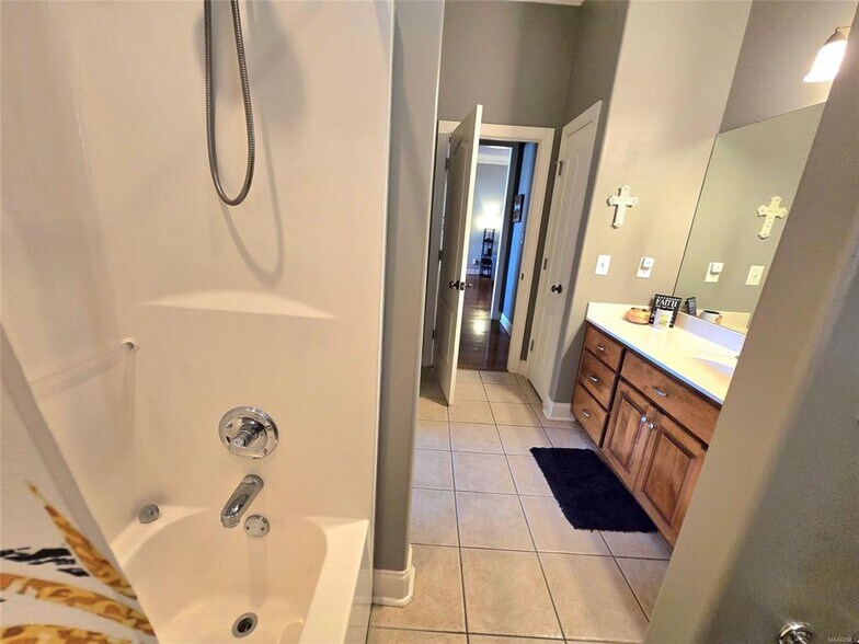 Building Photo - 310 High Pt Rdg