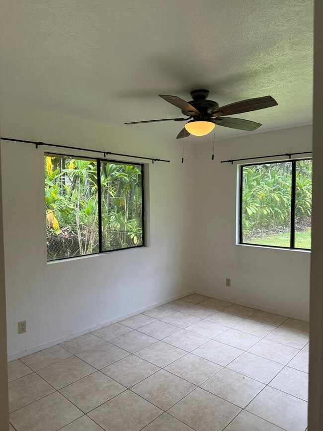 Building Photo - 2BR in Hawaiian Beaches