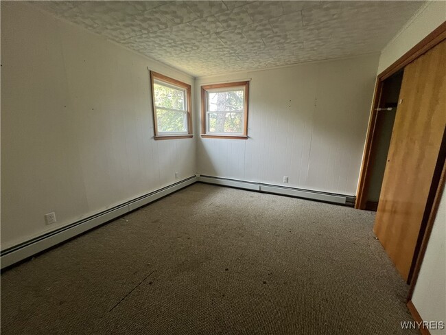 Building Photo - 820 Cayuga Creek Rd