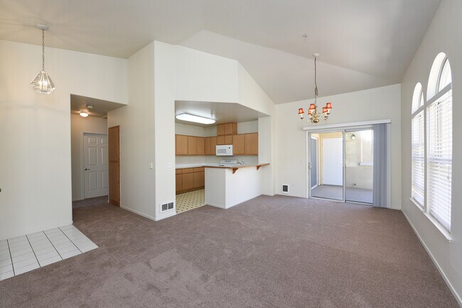 Building Photo - Beautiful 2BR/2BA Condo - Convenient Downtown San Jose Location!