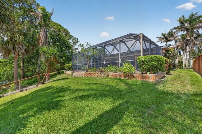 Building Photo - 1362 SW Knollwood Dr