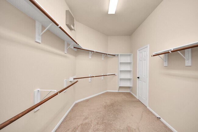 Building Photo - 11010 Via Capri Ct