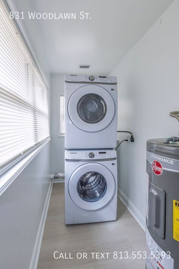 Building Photo - 831 Woodlawn St